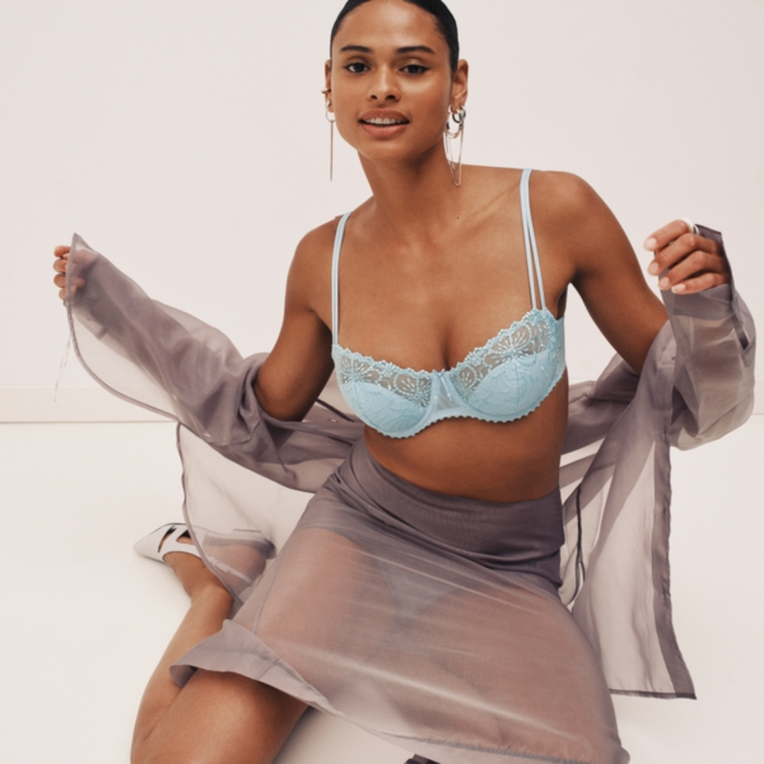 The Best Bras for Hot Weather: How to Stay Cool & Comfortable