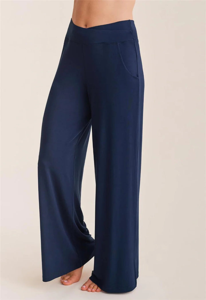 Flared leg pant with pockets
