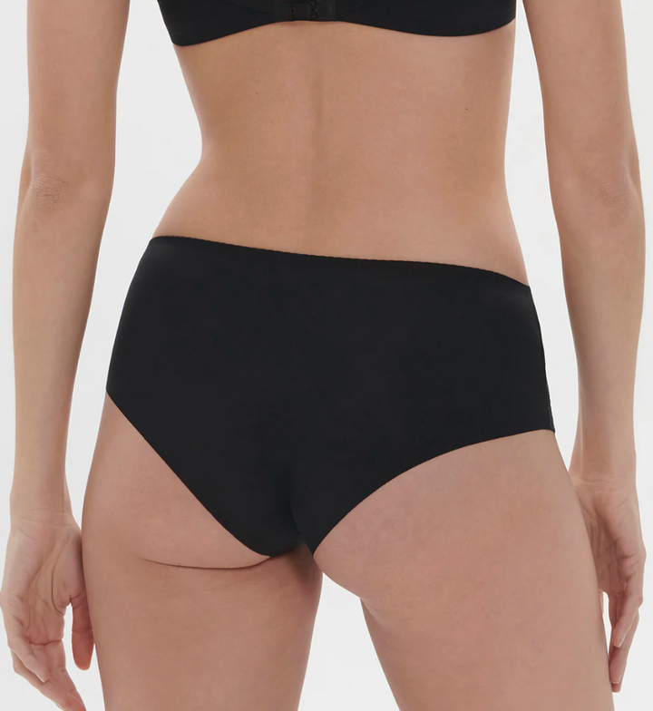 Saga Boy Short