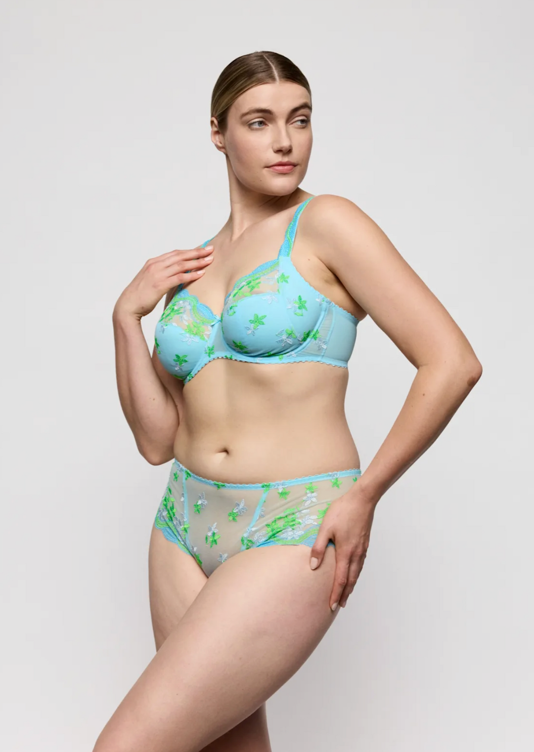 Cala Luna Luxury Thong