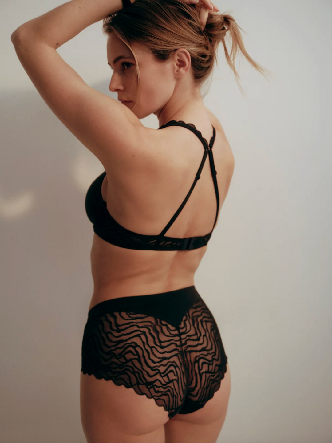 Nillo Full Brief