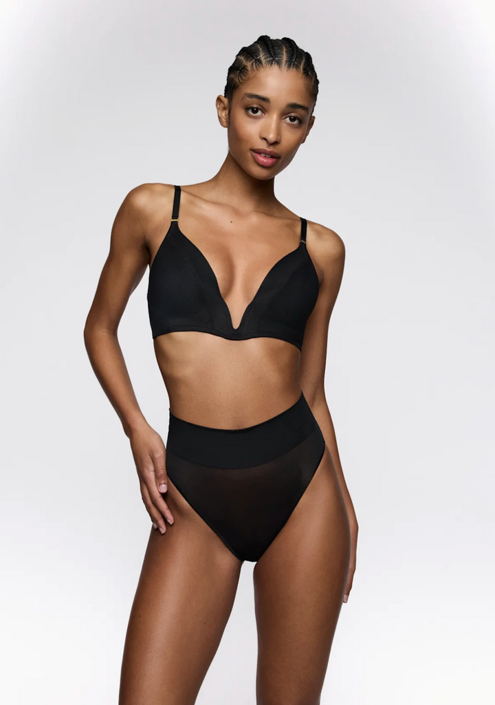 Tegla Full Brief