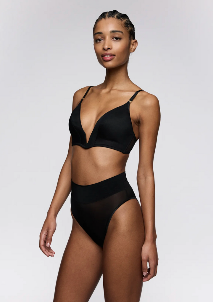 Tegla Full Brief