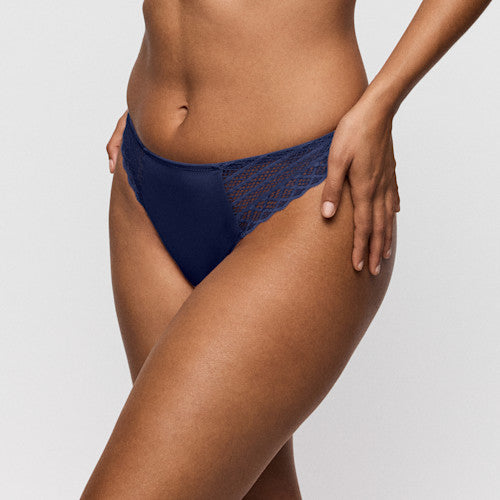 Twist Side Thong